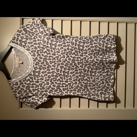 Banana Republic Animal-Print Tee - Picture 5 of 6